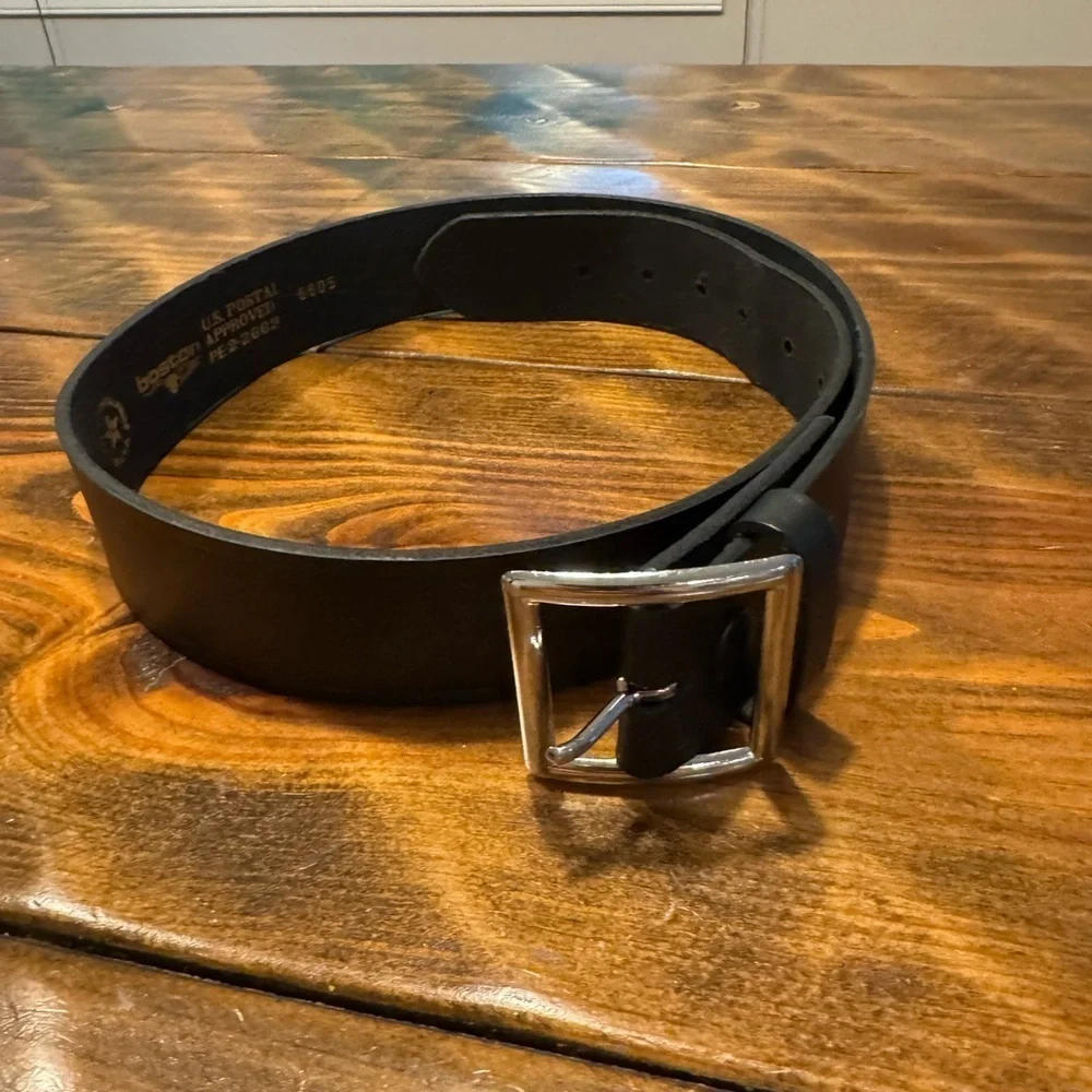 Boston Leather 6705 34 inches Unisex Black leather, silver buckle